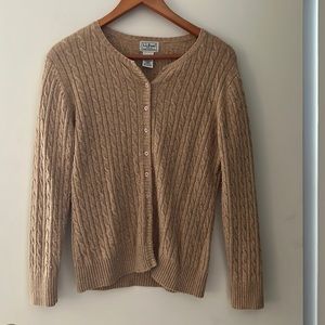 Women’s autum brown cable knit sweater